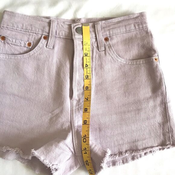 Levi's Chalky Lavender Frost Purple High Rise Ribcage Denim Raw Hem Shorts Sz 26 - Picture 9 of 12